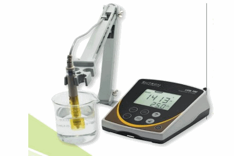 Máy đo độ dẫn điện CON 700 Eutech